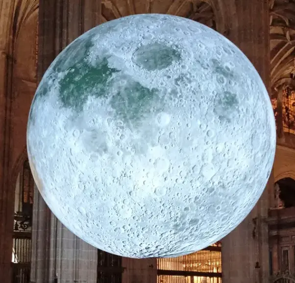 Moon in Segovia Cathedral