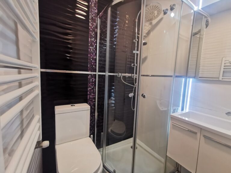 The Blue House Room 301 type 2 - Image 4