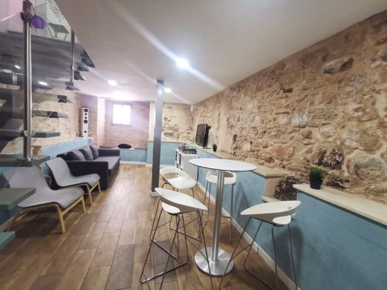 The Blue House Room 301 type 2 - Image 5