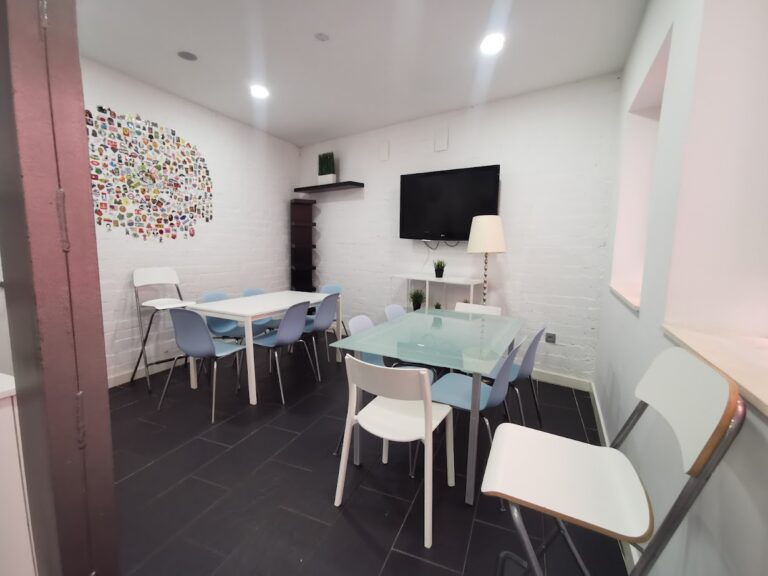 The Blue House Room 301 type 2 - Image 11