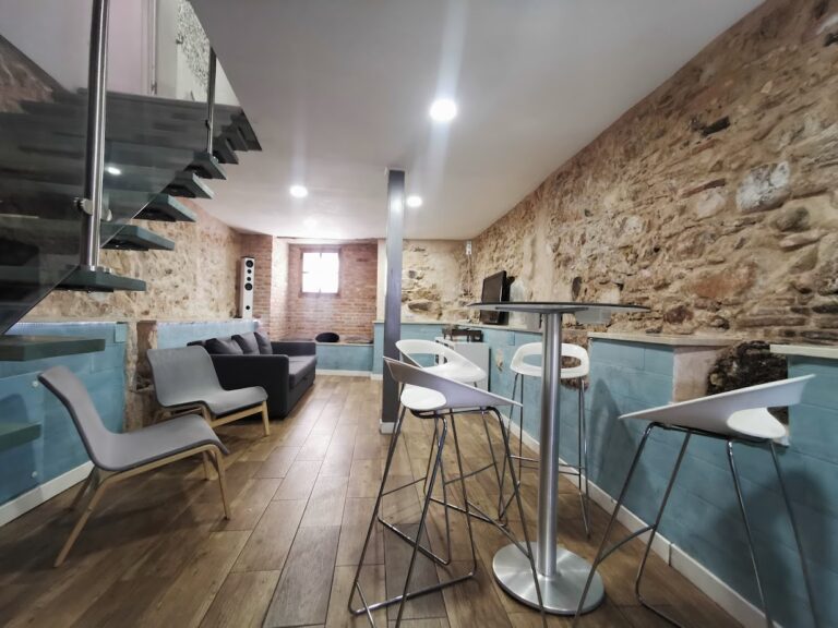 The Blue House Room 301 type 2 - Image 13