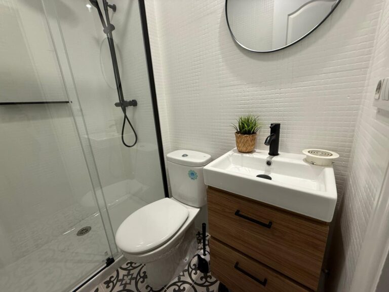 FID Housing Room A/1 - Image 11