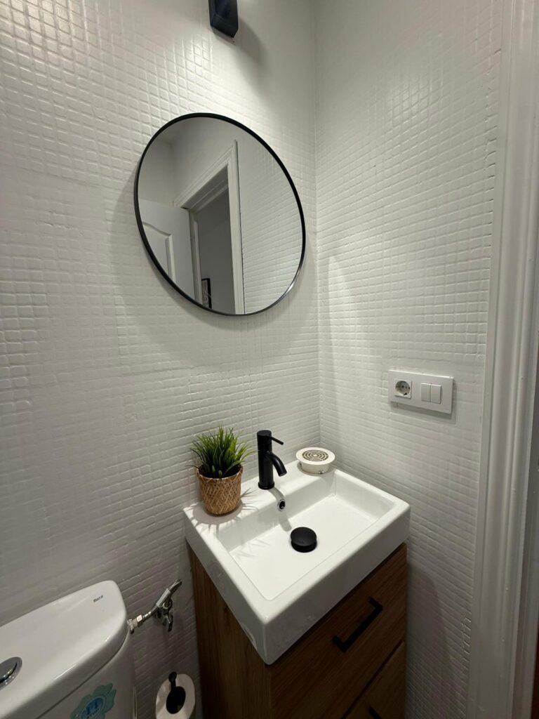 FID Housing Room A/1 - Image 13