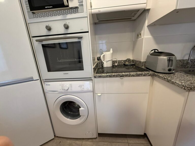 FID Housing Room A/1 - Image 8