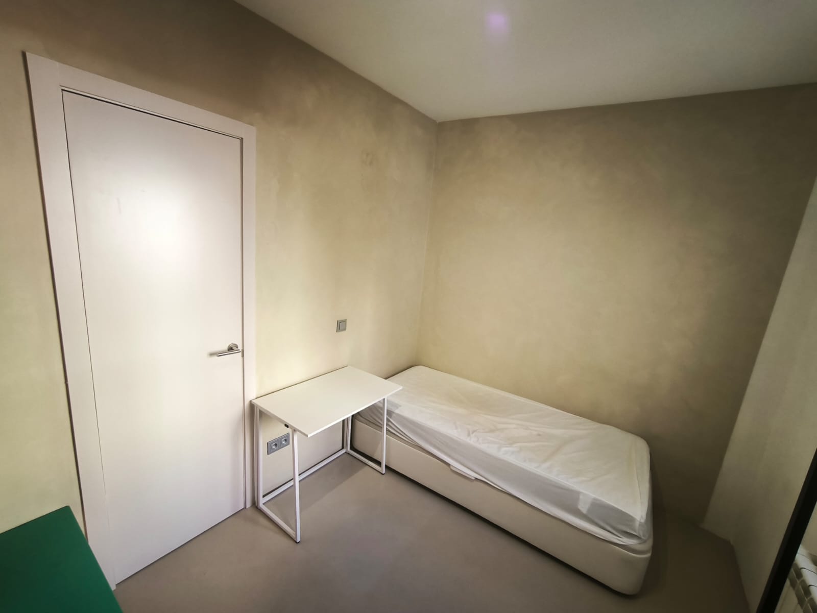 2 BEDROOM 2 BATHROOM NEAR CITY CENTER