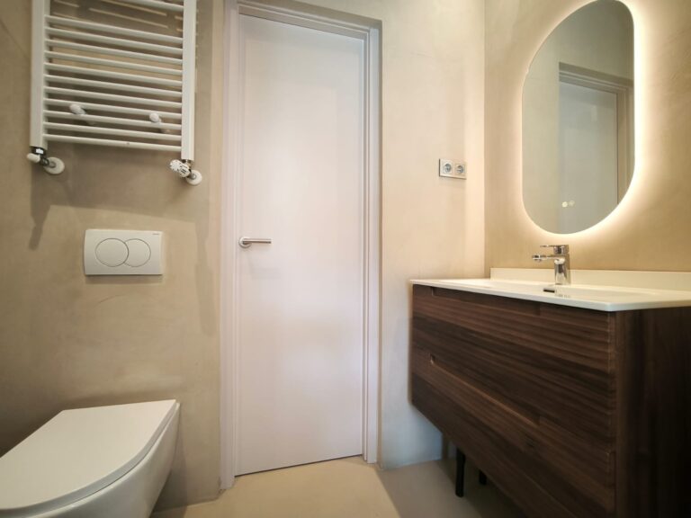 2 BEDROOM 2 BATHROOM NEAR CITY CENTER - Image 18