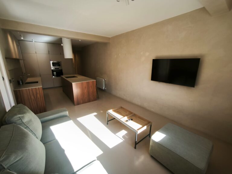 2 BEDROOM 2 BATHROOM NEAR CITY CENTER - Image 24