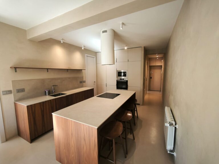 2 BEDROOM 2 BATHROOM NEAR CITY CENTER - Image 26