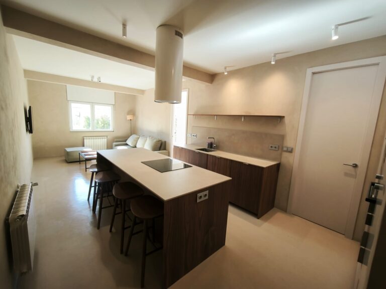 2 BEDROOM 2 BATHROOM NEAR CITY CENTER - Image 28