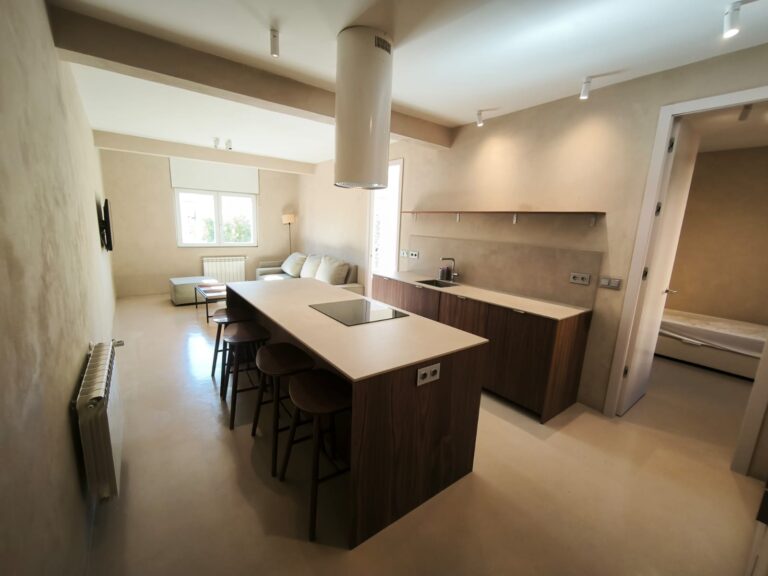 2 BEDROOM 2 BATHROOM NEAR CITY CENTER