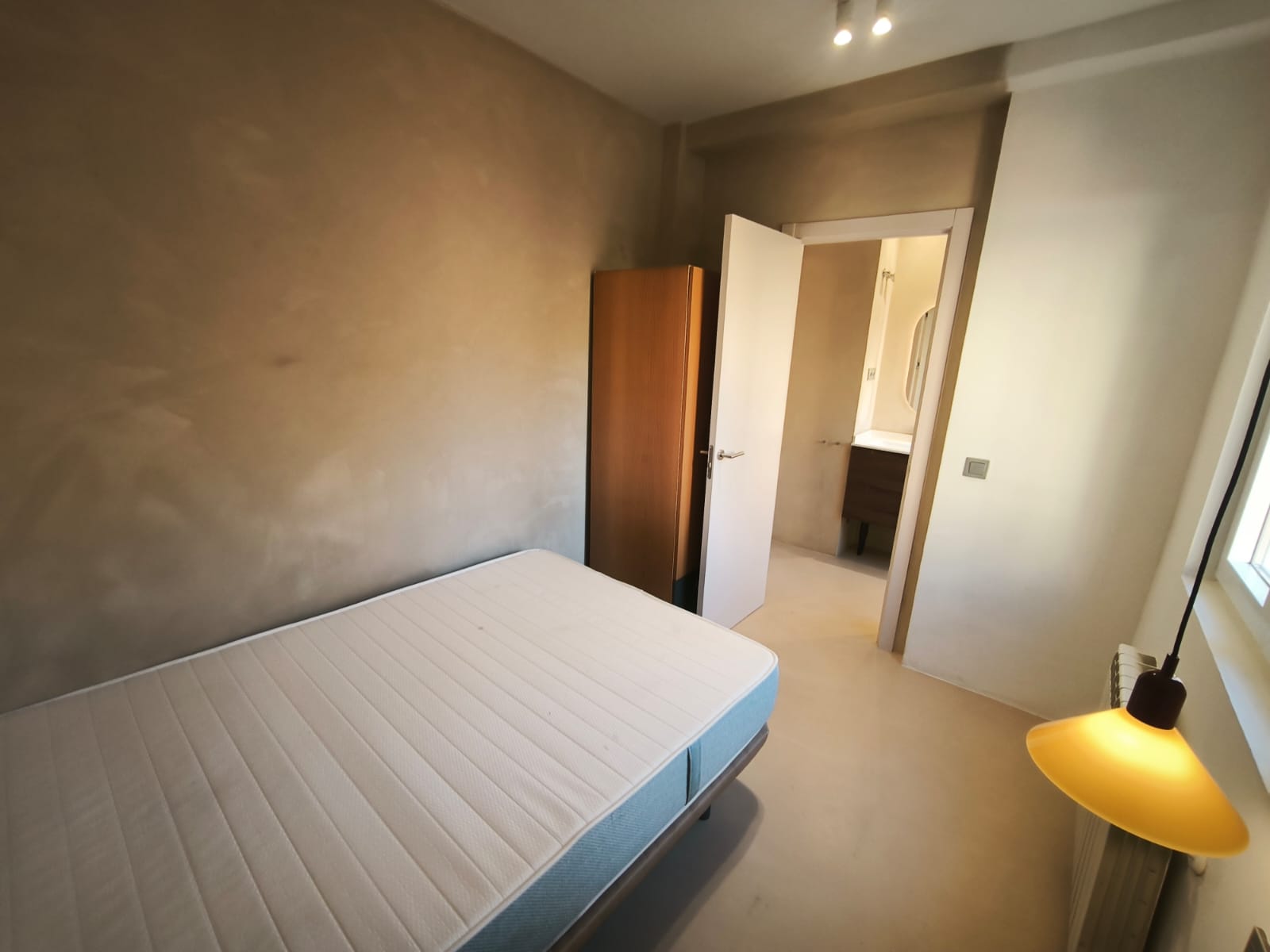 2 BEDROOM 2 BATHROOM NEAR CITY CENTER