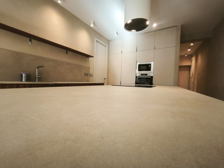 2 BEDROOM 2 BATHROOM NEAR CITY CENTER - Image 30