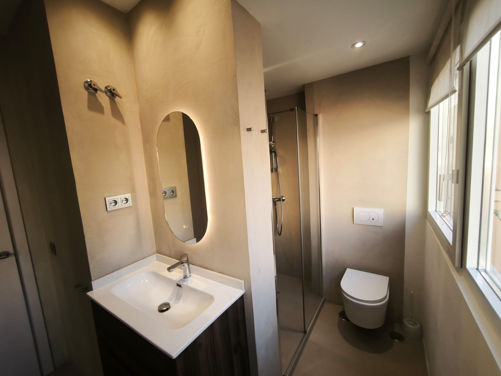 2 BEDROOM 2 BATHROOM NEAR CITY CENTER