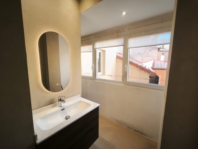 2 BEDROOM 2 BATHROOM NEAR CITY CENTER - Image 9