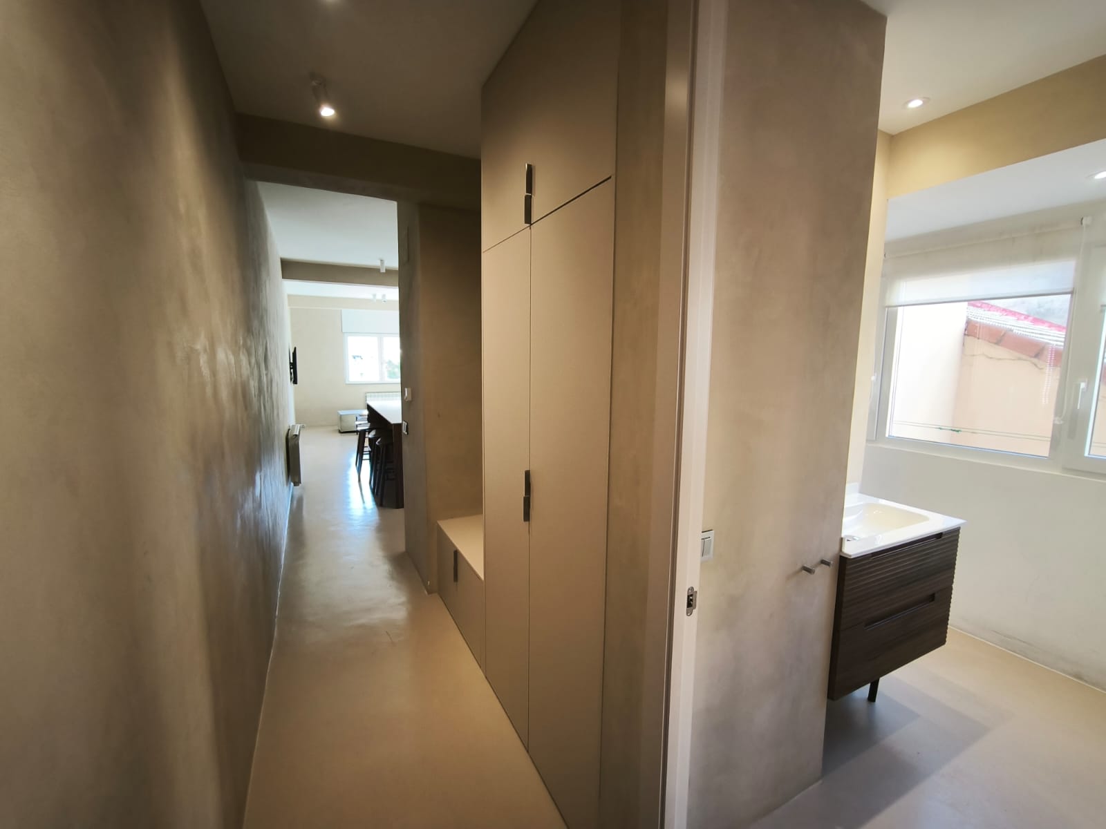 2 BEDROOM 2 BATHROOM NEAR CITY CENTER